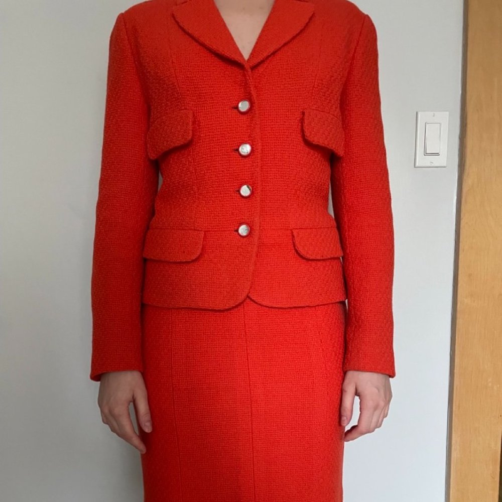 Chanel Vintage 1995 Red Orange Skirt Set Bouclé Wool Tweed with Silk Lining (40)